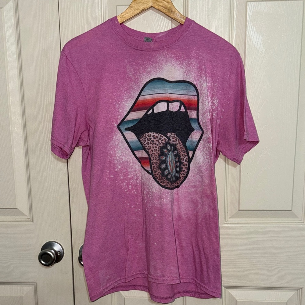 Gildan Pink Graphic Short Sleeve Tee